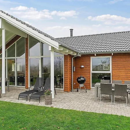 10 Person In Hasselberg Kappeln